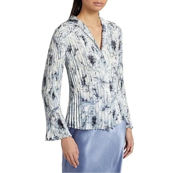 Vince Blouse Washed Lily Pleated Button Down in Pale Azure Blue - Picture 4 of 12